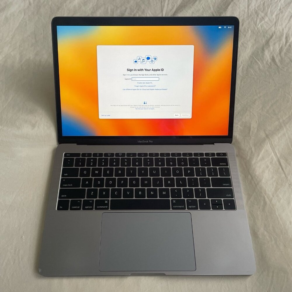 2017 MacBook Pro 13” - 2.3 GHz Core i5